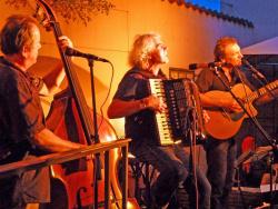 Die „Old Folks“ spielen unplugged Songs aus Folk, Blues und Country (Foto: Old Folks).