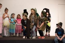 Kostüm und Make-up machten aus den jungen Teilnehmern des Theaterworkshops Tiere, Hexen und Waldfeen. (Foto: Fritz Saller/Nationalpark Bayerischer Wald)